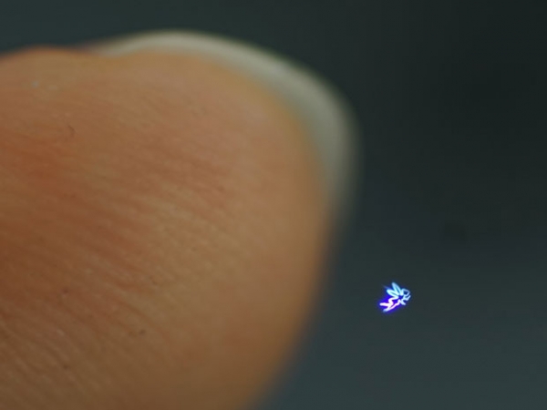 这种可触摸的3D激光显示非常神奇！