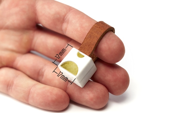 Nipper：世界上最小的手机充电器2