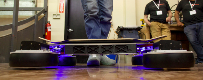黑科技来了，第二代Hoverboard磁悬浮滑板亮相3
