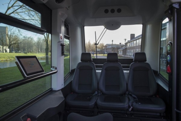 无人驾驶汽车WEpod已在荷兰投入使用2