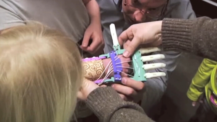 残疾儿童的福音，3D打印机械手臂“更加”炫酷2