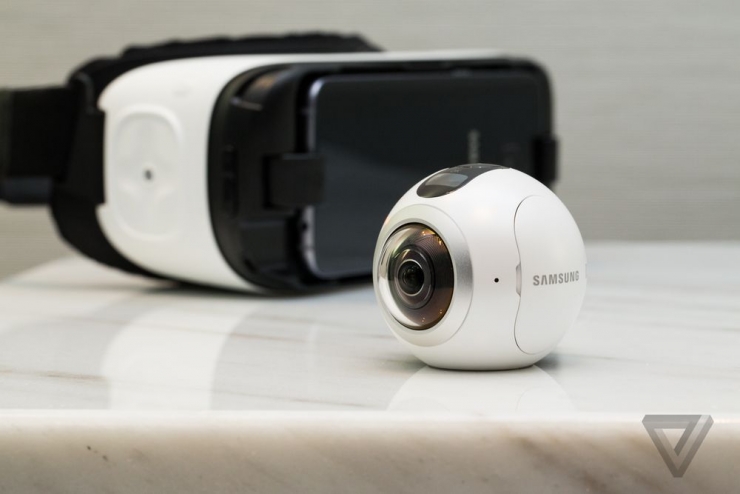 三星推出全景相机，举行“千人佩戴Gear VR”发布会4