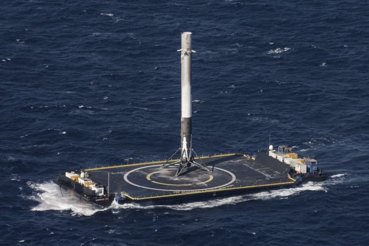 高清无码，SpaceX公布海上火箭回收图