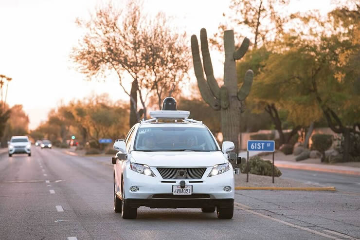 不再闭门造车，谷歌首次合作菲亚特研发无人驾驶汽车技术