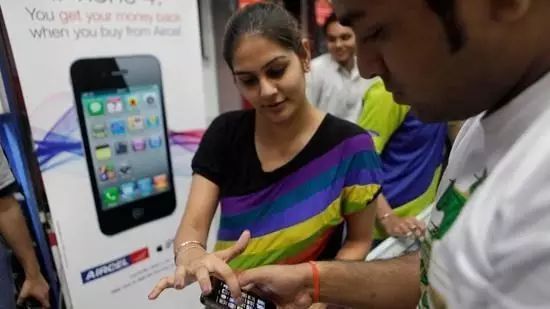 印度手机市场是座富矿，但中小型手机品牌难成独立淘金客