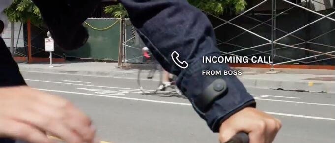摸一摸袖子就能控制手机，谷歌联合李维斯推出智能触控夹克
