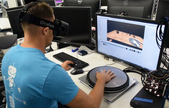 Oculus正研究全新的触摸反馈技术，增添VR方向信息！