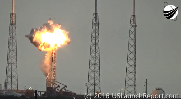 还只是静态点火测试，SpaceX火箭爆炸