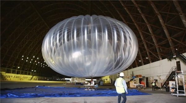 谷歌用人工智能控制上网气球，首飞成功