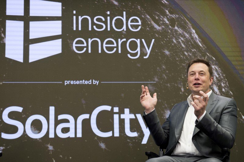 特斯拉决定26亿美元收购SolarCity，股价齐跌