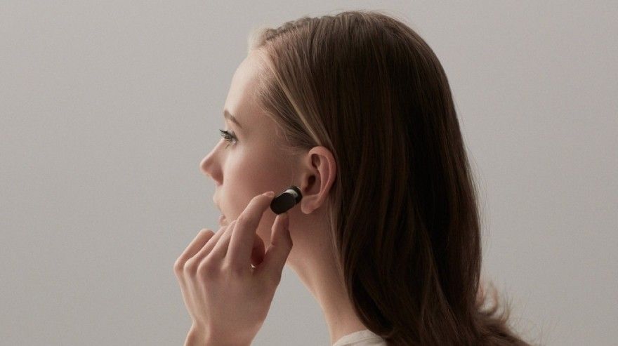 有了Xperia Ear智能耳机，酷拽摇头挂电话