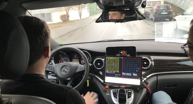 苹果将于今年推出新款iWatch；德国批准奔驰自动驾驶汽车路测