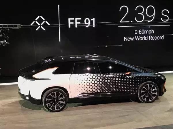 除了演示自动驾驶时失败的尴尬,法拉第未来能否如期交付才是重点