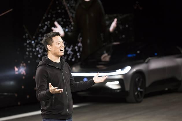 除了演示自动驾驶时失败的尴尬,法拉第未来能否如期交付才是重点