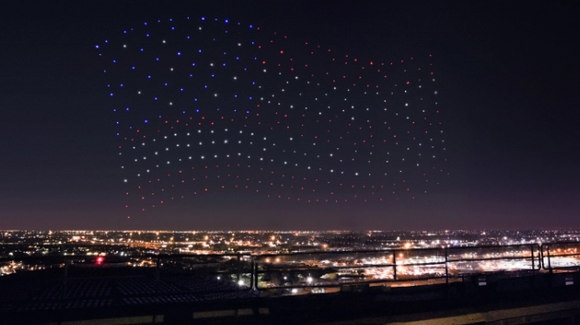 美国“超级碗”大秀黑科技，数百架无人机点亮夜空