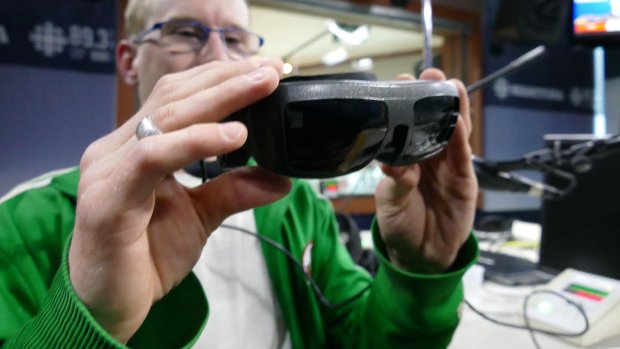 eSight的这款VR头显，可以让低视力者重见光明