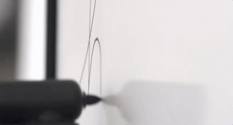 Joto的百变用途：能用笔作画的智能白板机器人