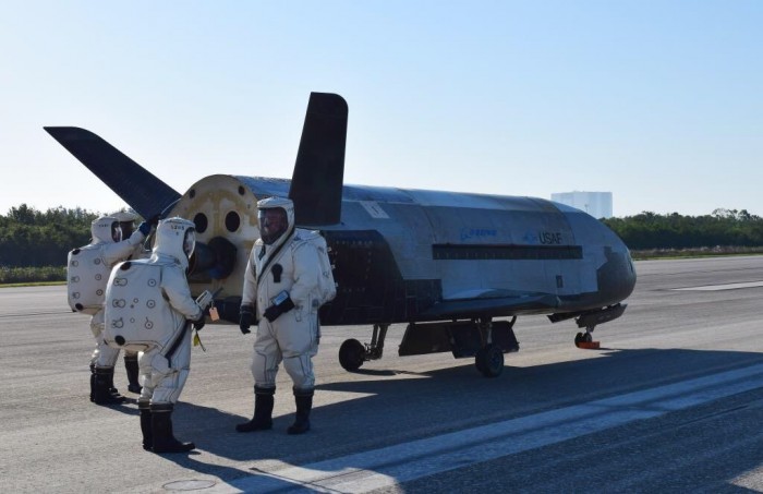 历时两年，美国终于收回了神秘的空天飞机X37-B