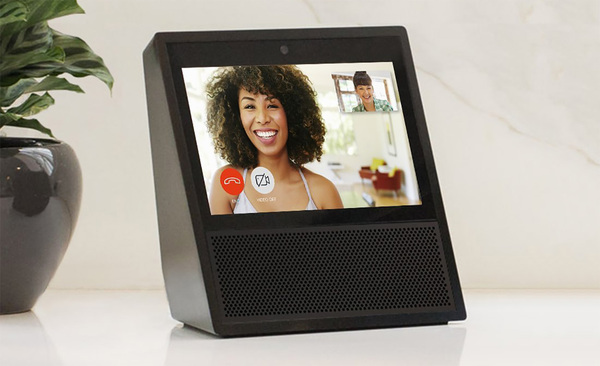亚马逊给Echo音箱配备了显示屏，可通过Alexa Calling进行音视频通话