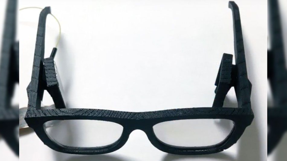 微软展示AR眼镜原型，酷似普通黑框眼镜