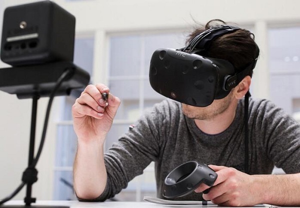 为专业人士设计，Massless将推出笔形VR外设