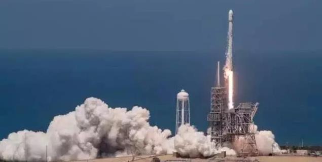 SpaceX成功发射猎鹰9号运载火箭，为Iridium提供服务