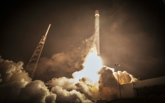 SpaceX推迟发射重型火箭，或是天气惹的祸