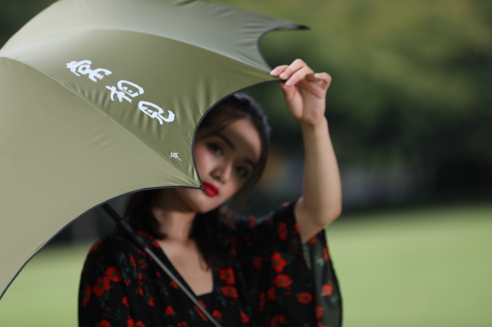摩簦伞易新宇：对共享雨伞的不同理解，让他们玩法也和他人不同