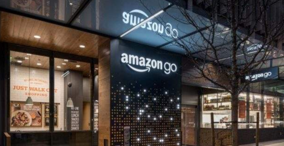 亚马逊测试无人便利店Amazon Go，让三名员工穿着皮卡丘套装来逃单