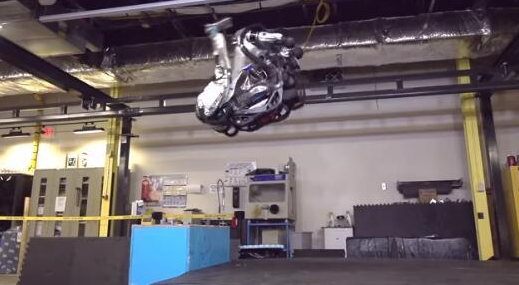 旋转跳跃加后空翻，波士顿动力机器人Atlas的“变态程度”又升级了