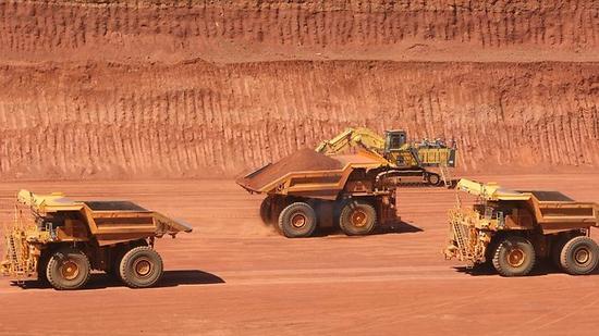 矿业巨头力拓为削减运输成本，或扩大自动驾驶卡车车队