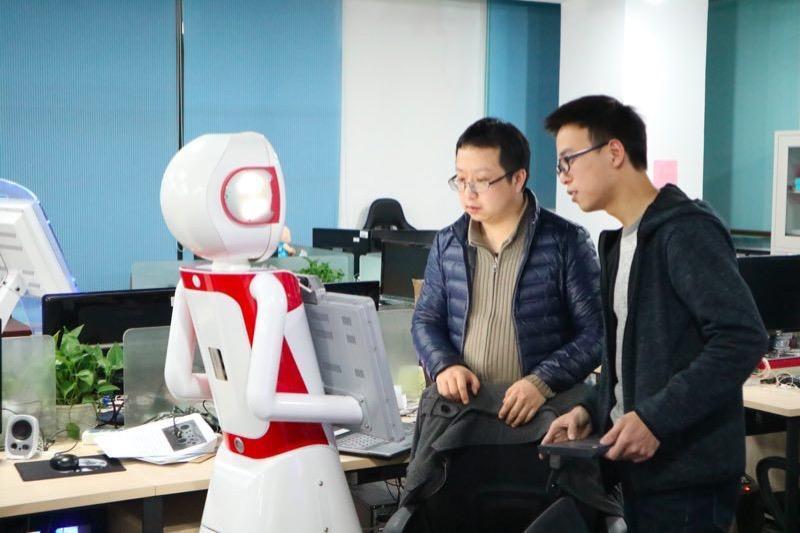 从智能客服说起，看小i机器人如何用AI赋能产业升级改造|