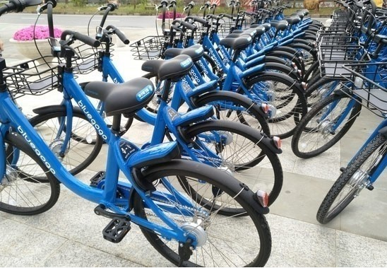 传滴滴收购小蓝单车将做共享单车品牌；Lyft将在CES期间展示“全自动驾驶”打车服务