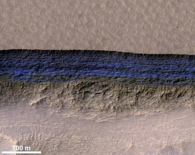 研究人员发现火星存在大量水冰积层，且距离地表只有几米