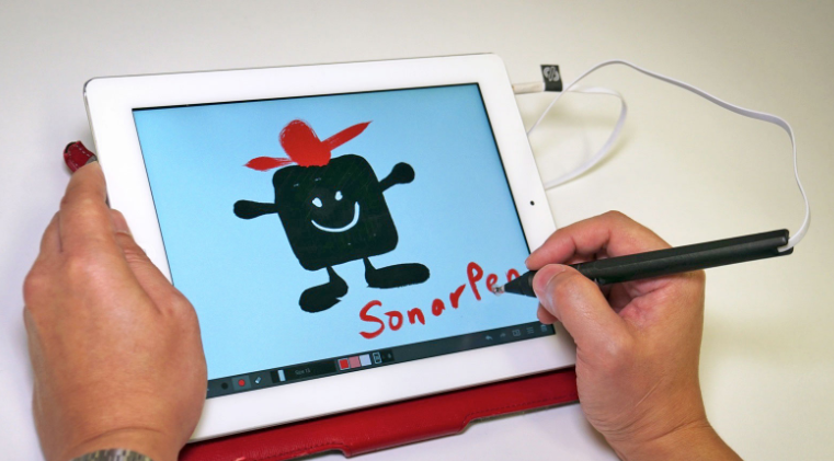 有了SonarPen压感绘图笔，接上耳机孔就可支持iPad