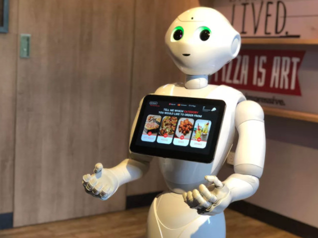 软银机器人Pepper上岗必胜客，顾客可通过机器人预订披萨