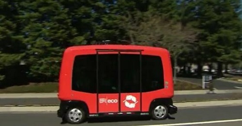 美国加州首次进行无人公交车测试