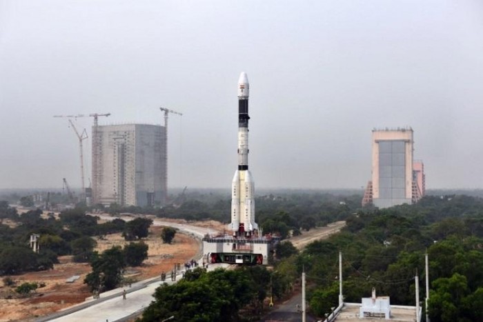 诺基亚8 Sirocco今日开卖，收购4699元；印度“丢失”最强大通讯卫星，或因卫星电力系统故