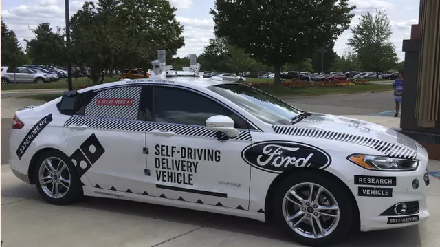 加速进军自动驾驶领域，福特计划推出自动驾驶出租车服务