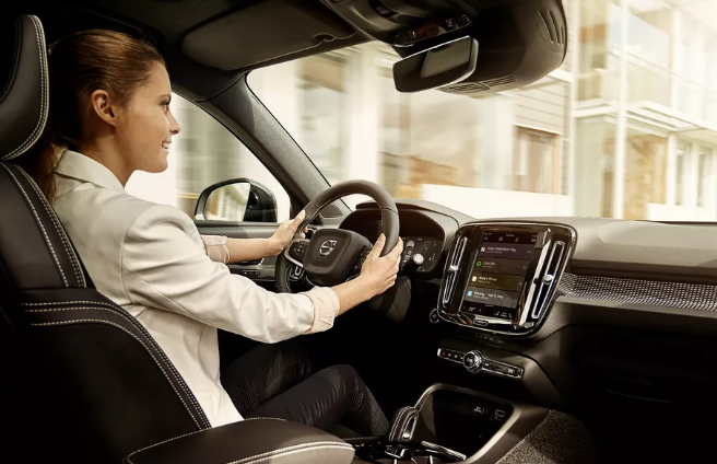 微软提供更快芯片以吸引AI开发者；Drive.ai宣布7月将推无人驾驶打车服务试点计划