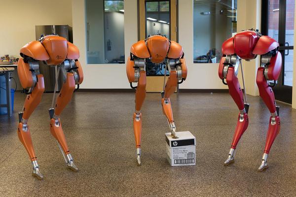 AI创企推出双足机器人Cassie，可实现奔跑和行走