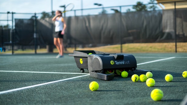 Ubuntu公布网球机器人Tennibot视频，可以胜任球童的捡球工作