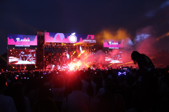 皮皮游戏全程总冠名2018橘洲音乐节，4万人共同为音乐噪梦