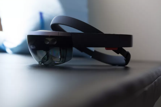 微软计划今年推出HoloLens 2头显；珠海银隆IPO辅导终止，董明珠造车受挫