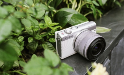 2018最好微单相机推荐：佳能微单M100 实力和潜力兼备