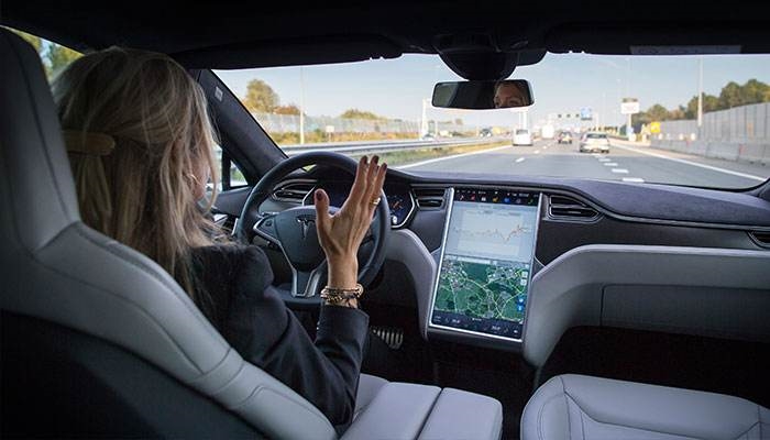 杭州放开自动驾驶，即将允许自动驾驶汽车上路公测；谷歌眼镜回归，新增云计算和AI功能
