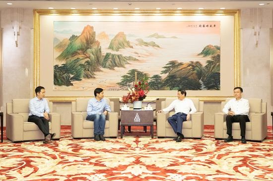 上海市政府与小米集团签署战略合作框架协议；Google云引入NVIDIA Tesla P4计算卡