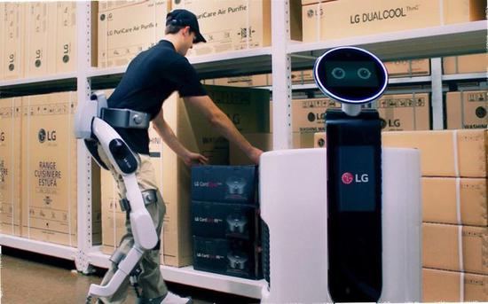 LG研发机器人外骨骼，可支持和增强使用者的双腿