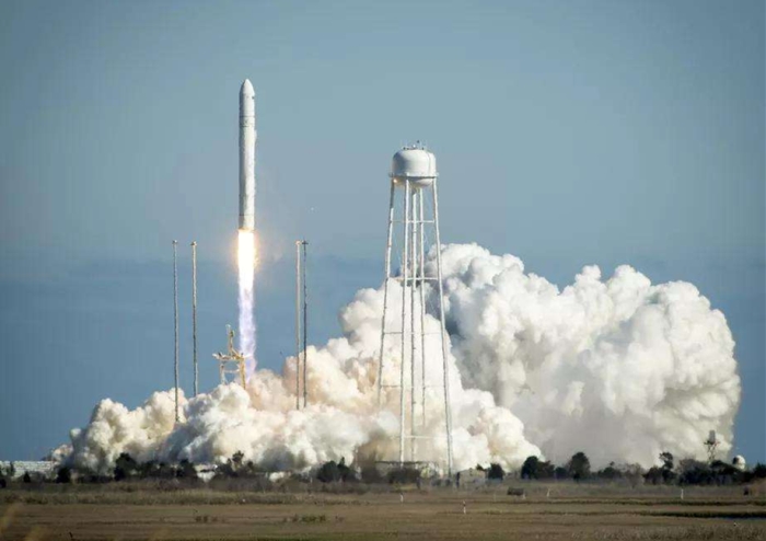 美国初创公司Rocket Lab完成首次商业发射，让6颗小型卫星入轨