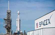 SpaceX载人版龙飞船预定明年1月试飞，或第一个送宇航员上天